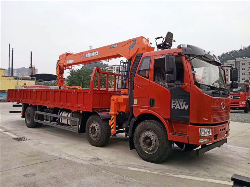 解放12噸價格隨車吊多少錢一臺？