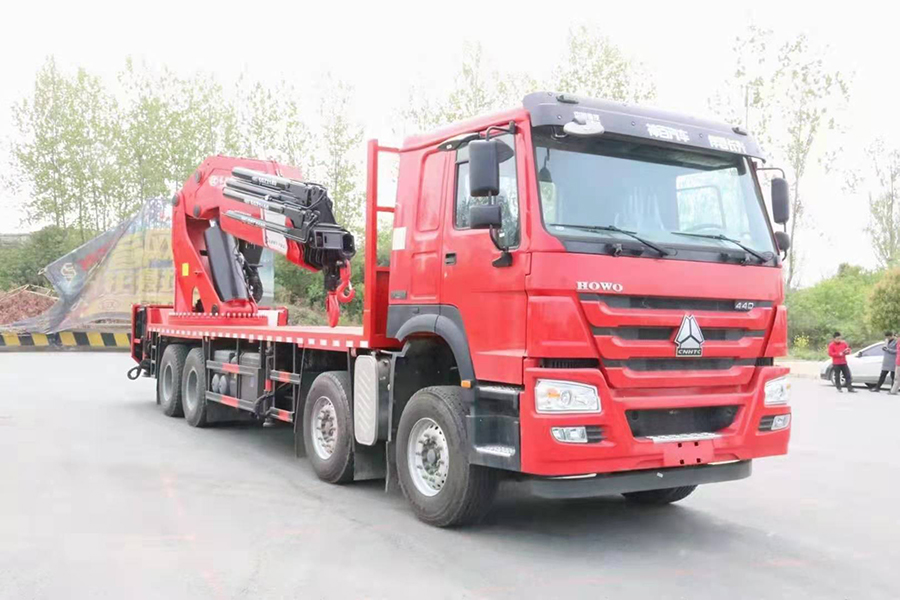 重汽豪沃25噸長(zhǎng)興重型隨車吊