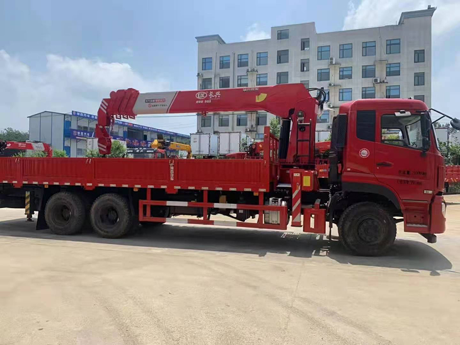 東風(fēng)天龍長(zhǎng)興12噸隨車(chē)吊