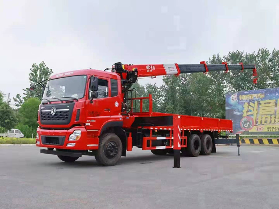 東風(fēng)天龍長(zhǎng)興12噸隨車吊 龍擎動(dòng)力